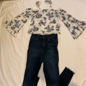 SUPER CUTE AMERICAN EAGLE OFF THE SHOULDER TOP